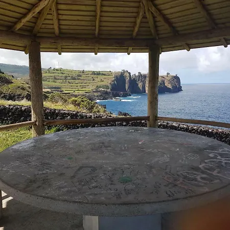 Hébergement de vacances Seaside Azores With Natural Pool, Terrace & Barbecue