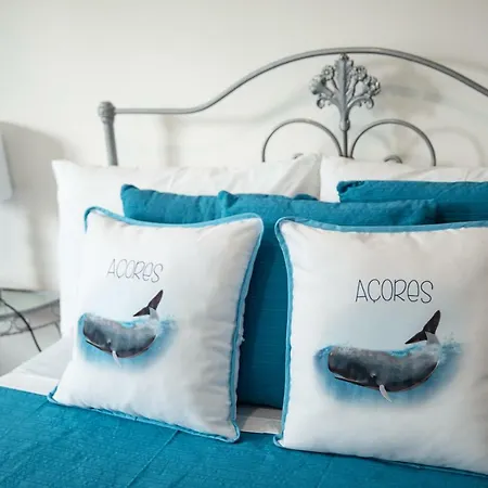 Seaside Azores With Natural Pool, Terrace & Barbecue Hébergement de vacances Capelas (Sao Miguel)