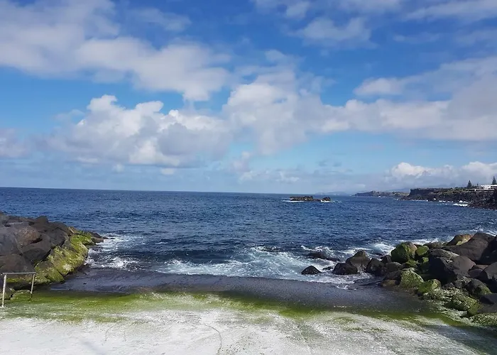 Seaside Azores With Natural Pool, Terrace & Barbecue * كابيلاس