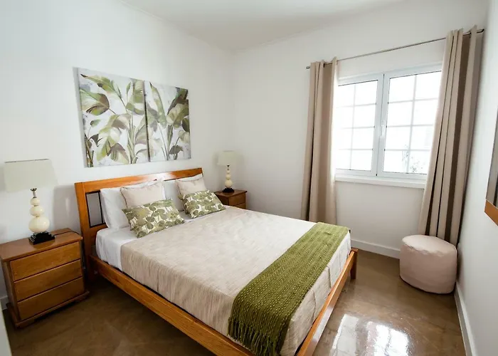 Seaside Azores With Natural Pool, Terrace & Barbecue كابيلاس