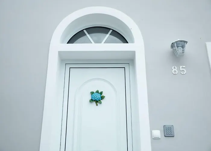 Seaside Azores With Natural Pool, Terrace & Barbecue بيت للعطل *