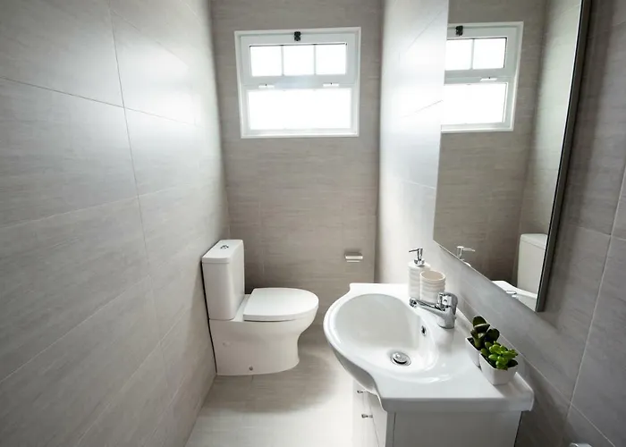 Seaside Azores With Natural Pool, Terrace & Barbecue