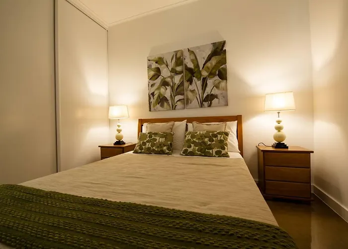 Seaside Azores With Natural Pool, Terrace & Barbecue كابيلاس